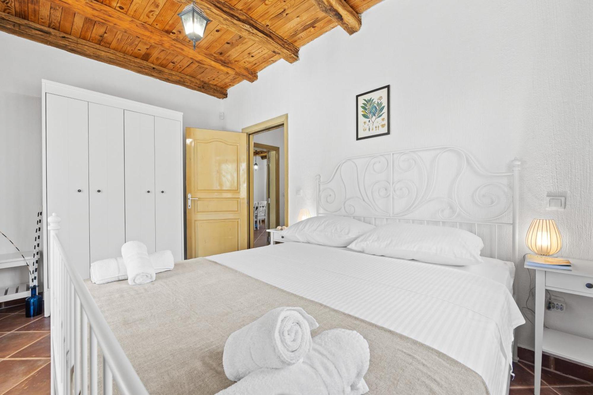 Villa Brioni With Pool By Rentistra Cabrunici Exterior foto